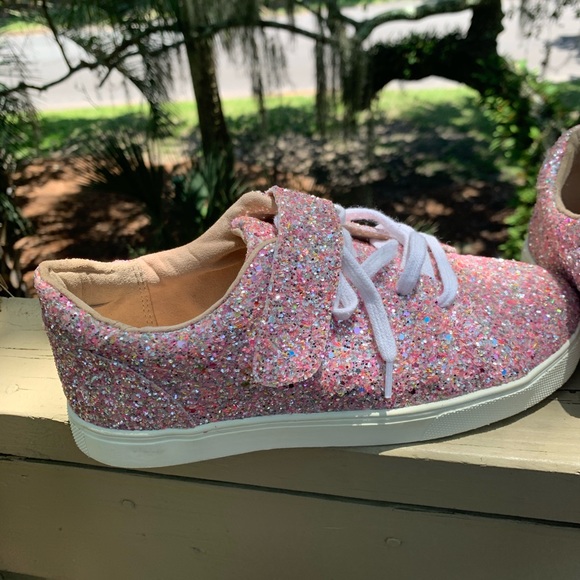 ⭐️⭐️Two By Vince Camuto Sparkle tennis Shoes SZ 3⭐️⭐️ - Picture 8 of 8